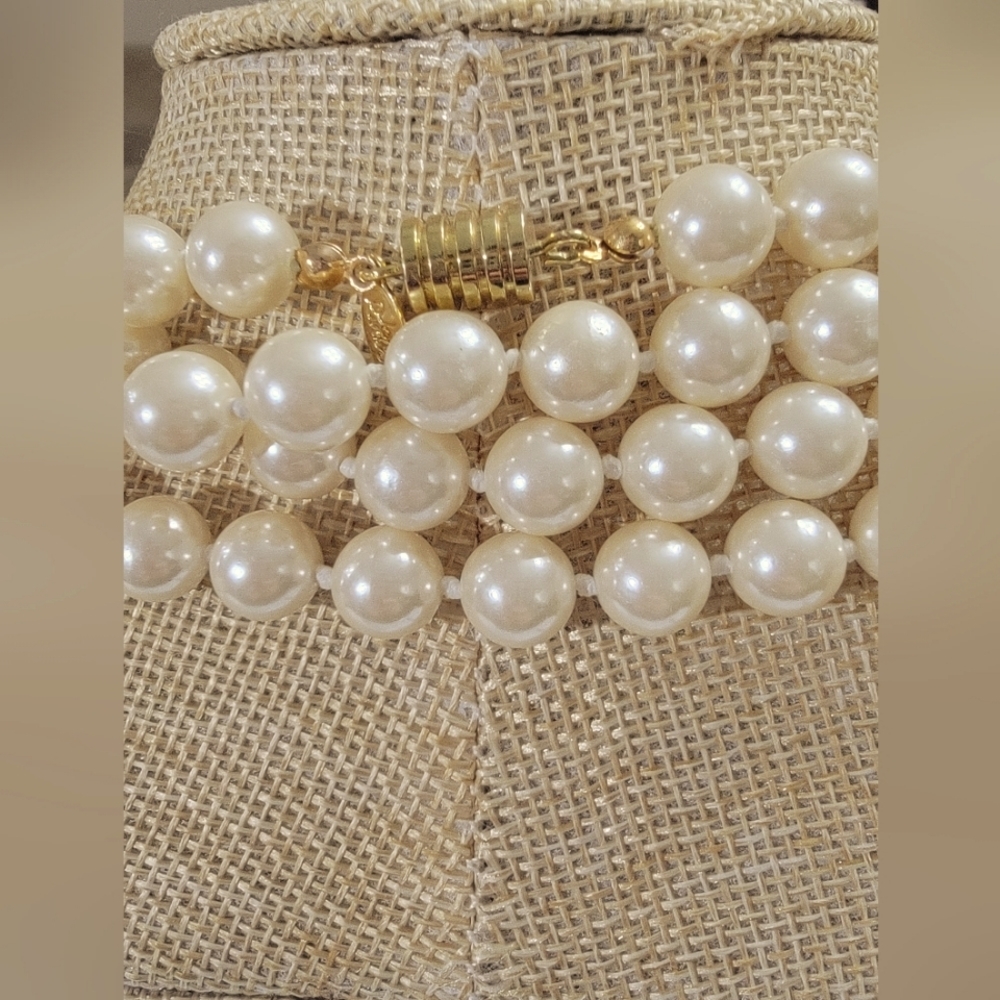 Vintage Joan Rivers Ivory Glass Pearl Necklace - Picture 3 of 6